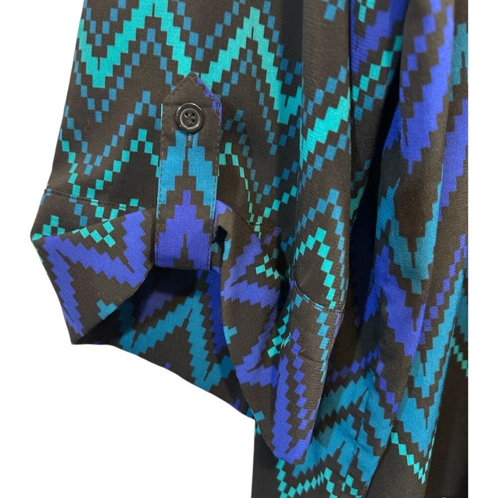 CATHERINES Button Up Blouse Plus SZ 3X Zigzag Lightweight Roll Tab Airy Artsy - Picture 3 of 8